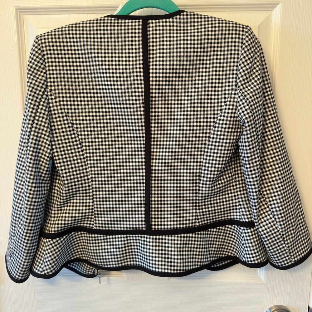 Calvin Klein blazer - Picture 2 of 3